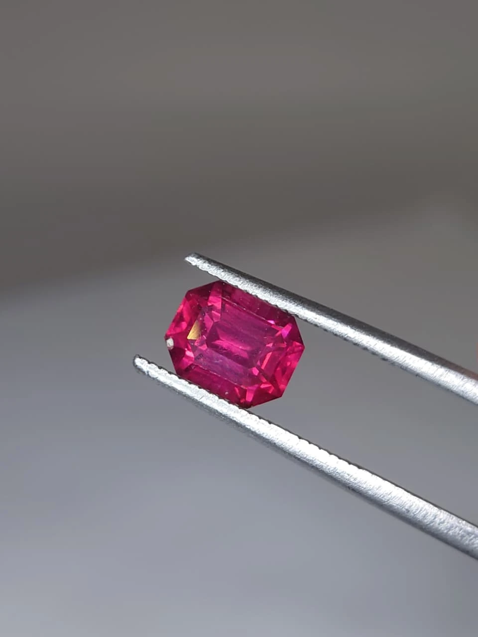 1.8ct Natural Pinkish Purple Malaya Garnet from Africa — view 4